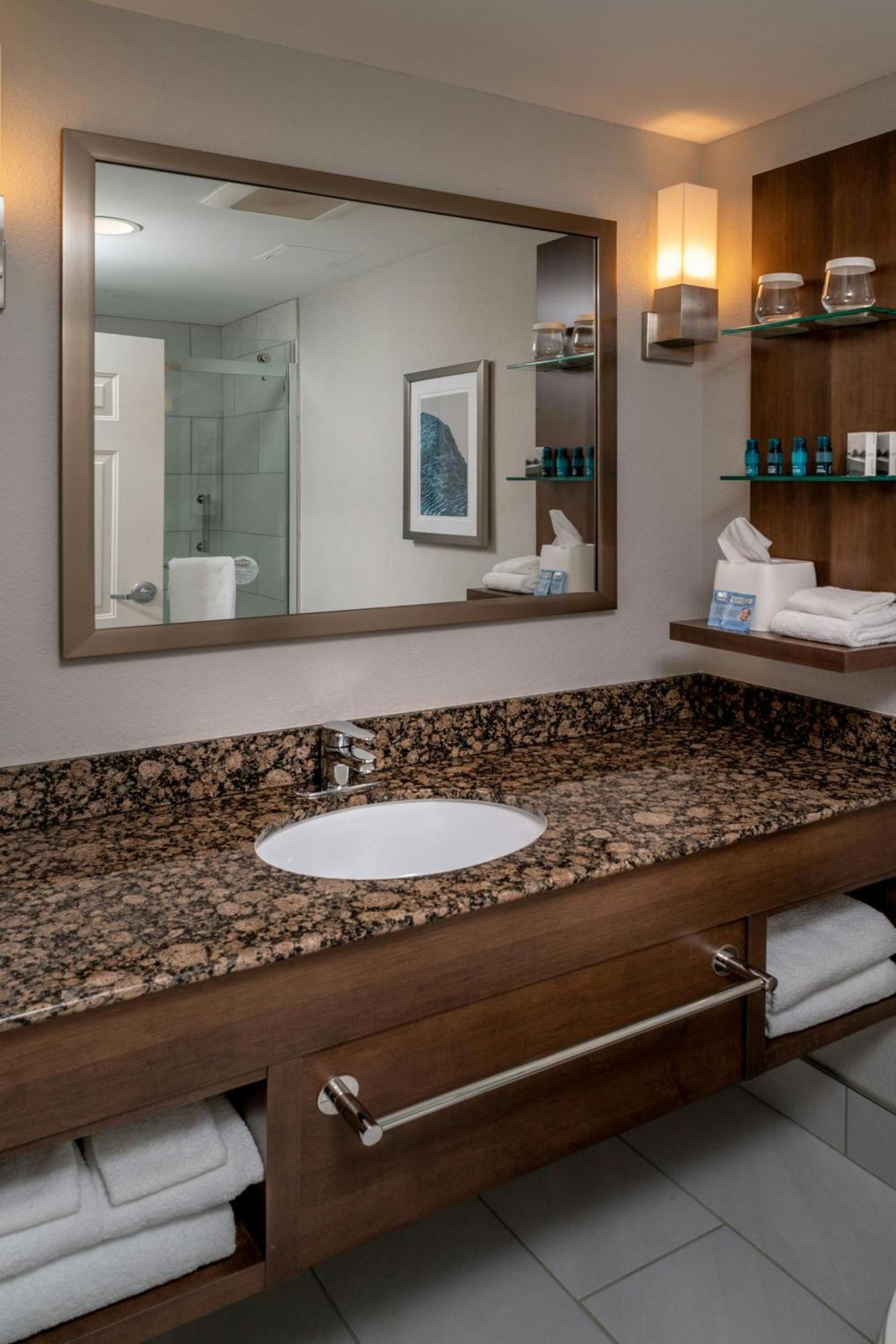 Delta Hotels By Marriott Huntington Mall Barboursville Dış mekan fotoğraf